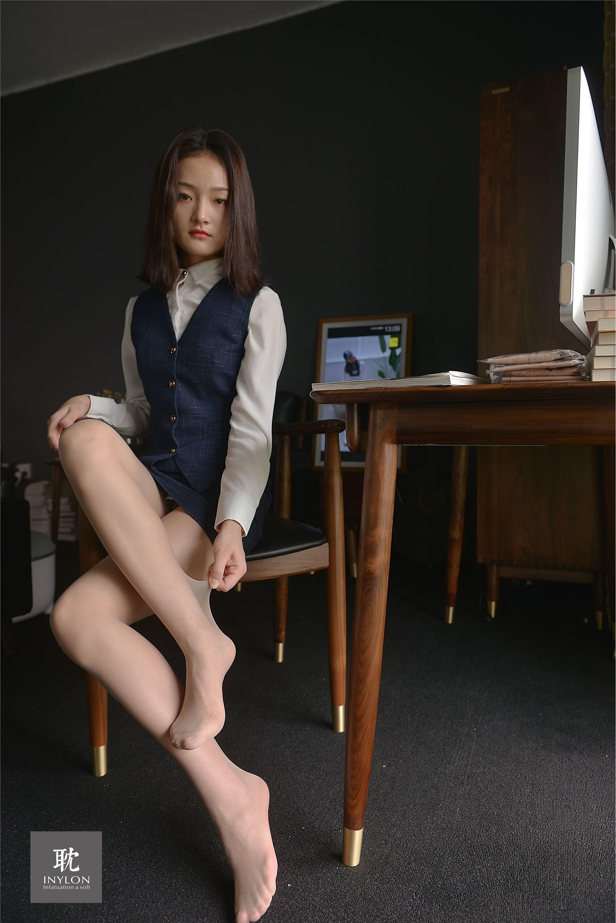 IESS异思趣向《普惠集242》- 模特：格格《主持人格格》